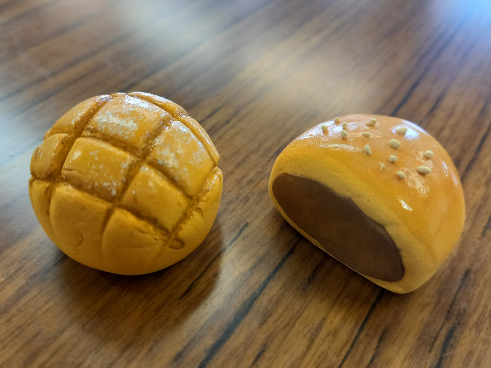 ねんどで作ったパン：メロンパン・あんパン